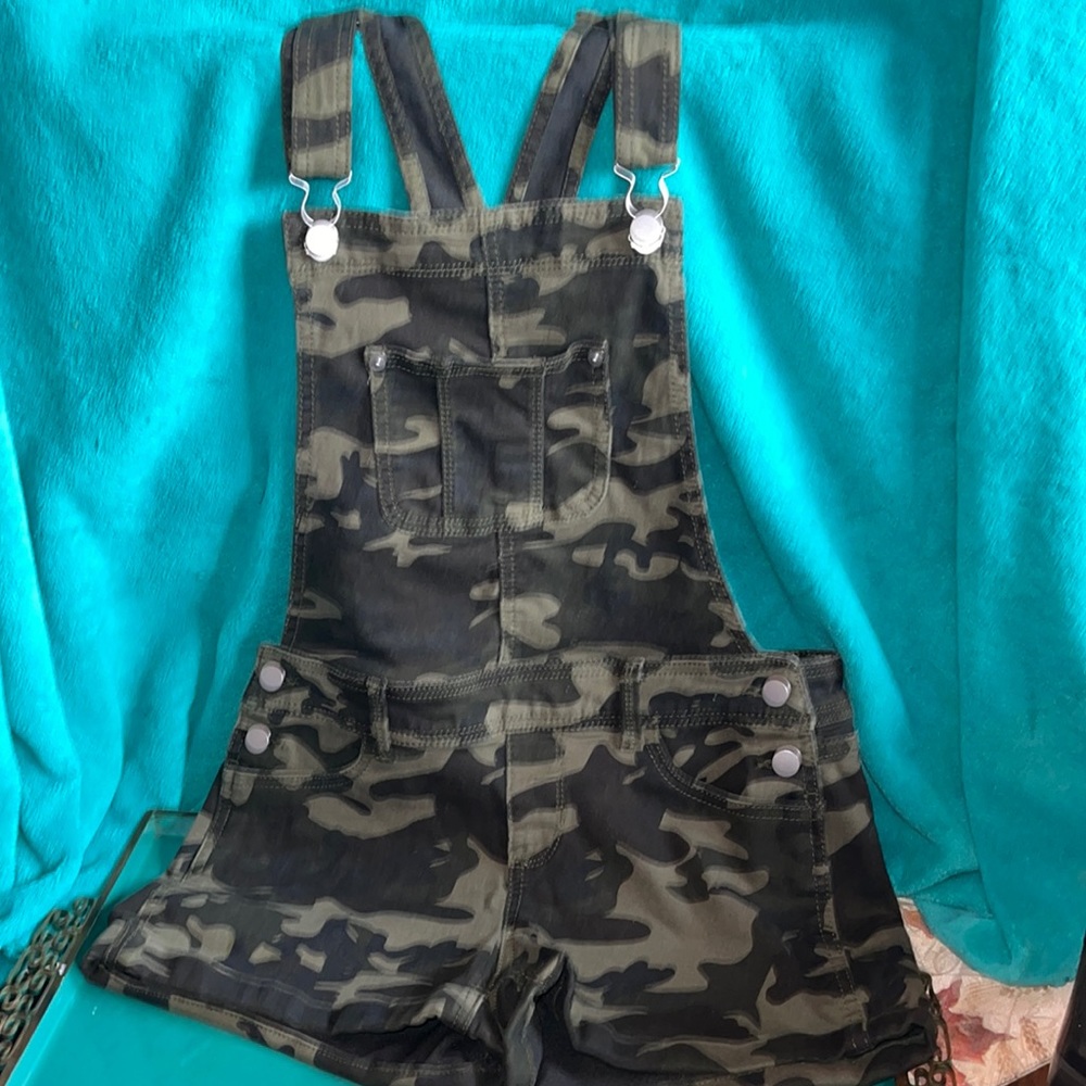 No Boundaries Camouflage Overall Shorts